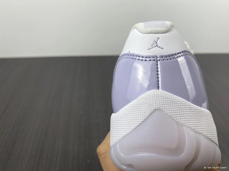 Low AH7860-101 “Pure Violet” Jordan Air 11 0517